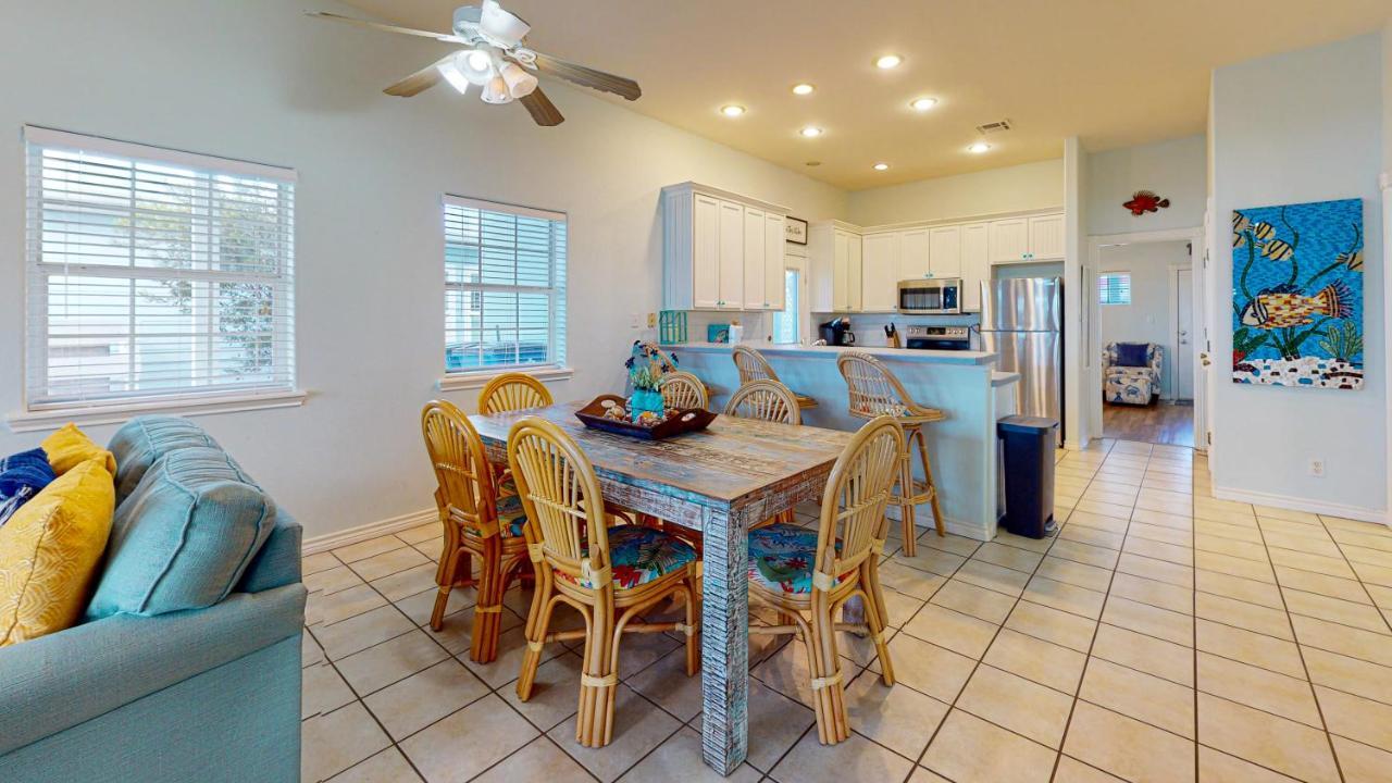 Fd115 Spacious Home In Royal Sands, Shared Pool & Hot Tub, Golf Cart Included, Beach Boardwalk Port Aransas Exterior photo